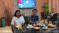 Mangapul Sirait, S.H didampingi oleh Andreas Leonardo Sirait, S.H & Erni Wardani di Kota Medan